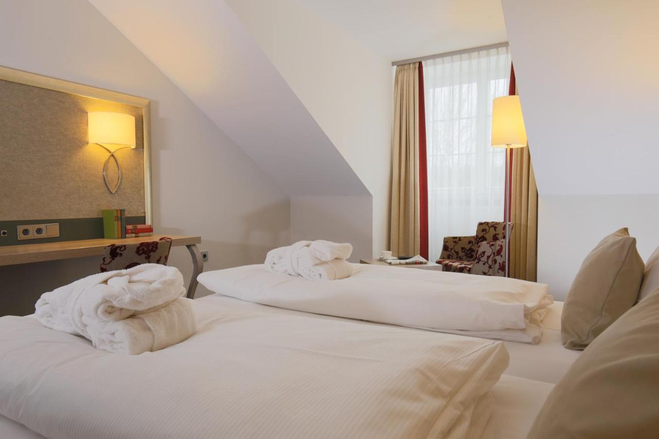 Hotel Bayerischer Hof Miesbach, BW Premier Collection Bagian luar foto
