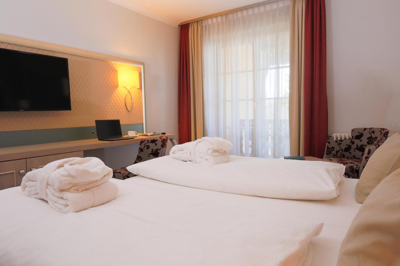 Hotel Bayerischer Hof Miesbach, BW Premier Collection Bagian luar foto