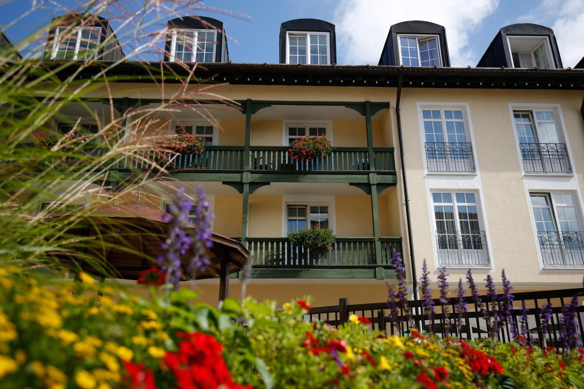 Hotel Bayerischer Hof Miesbach, BW Premier Collection Bagian luar foto