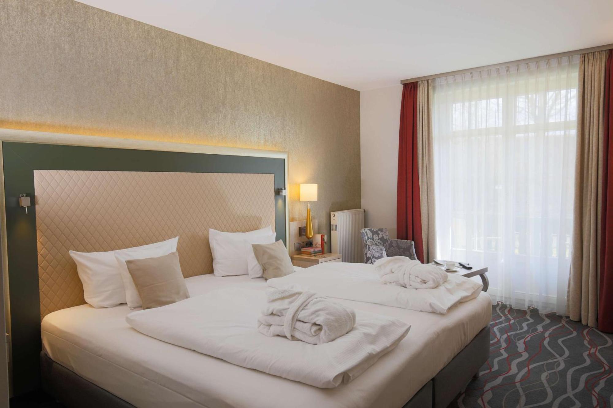 Hotel Bayerischer Hof Miesbach, BW Premier Collection Bagian luar foto