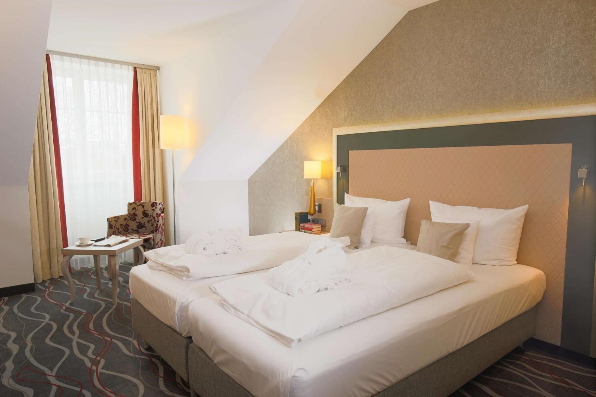 Hotel Bayerischer Hof Miesbach, BW Premier Collection Bagian luar foto