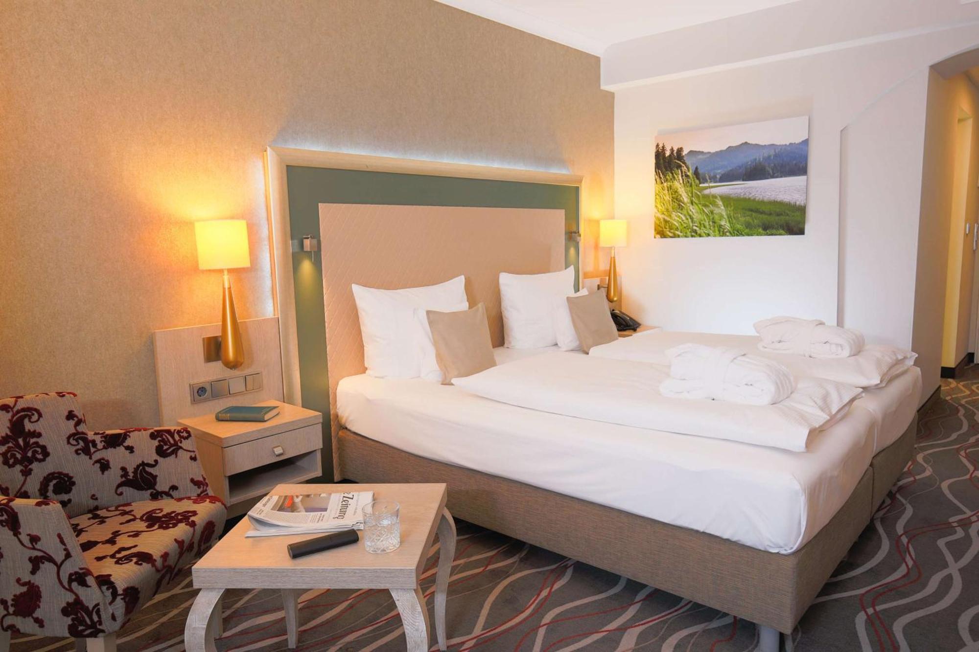 Hotel Bayerischer Hof Miesbach, BW Premier Collection Bagian luar foto