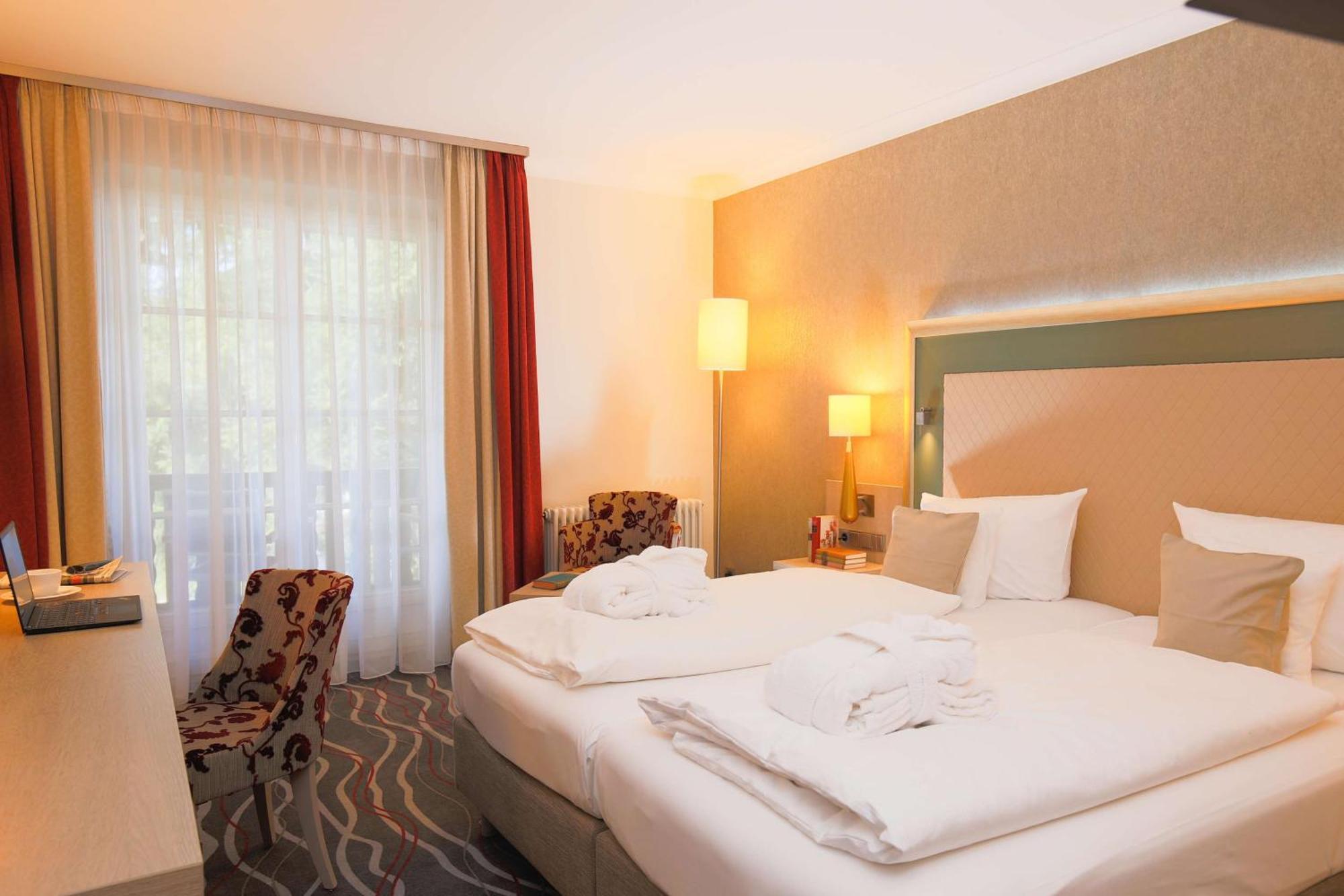 Hotel Bayerischer Hof Miesbach, BW Premier Collection Bagian luar foto