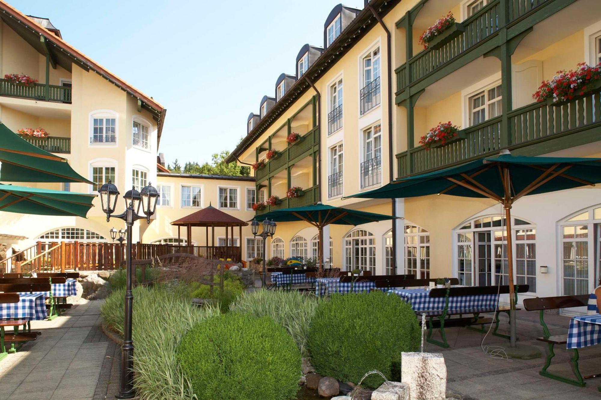 Hotel Bayerischer Hof Miesbach, BW Premier Collection Bagian luar foto