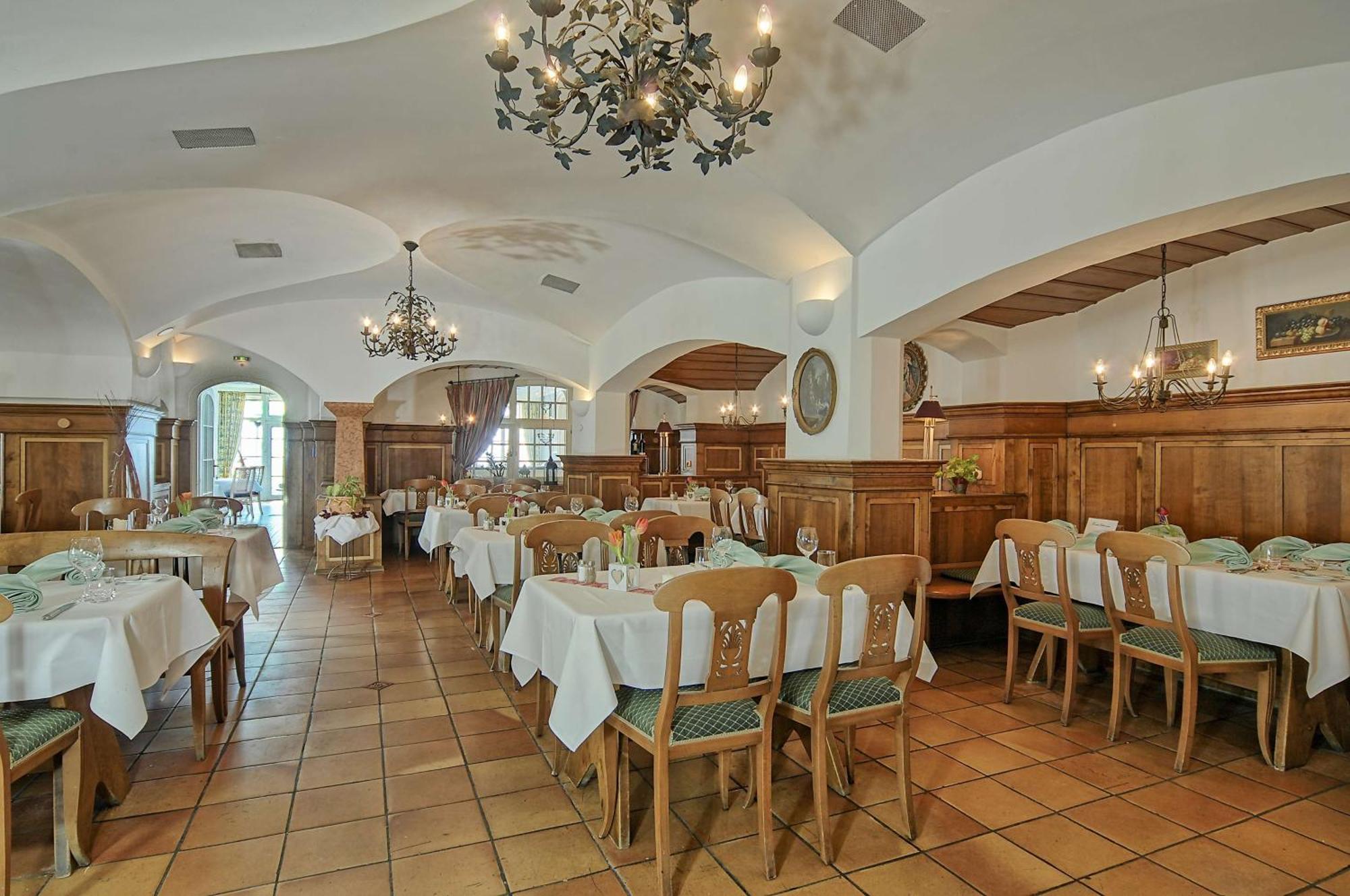 Hotel Bayerischer Hof Miesbach, BW Premier Collection Bagian luar foto