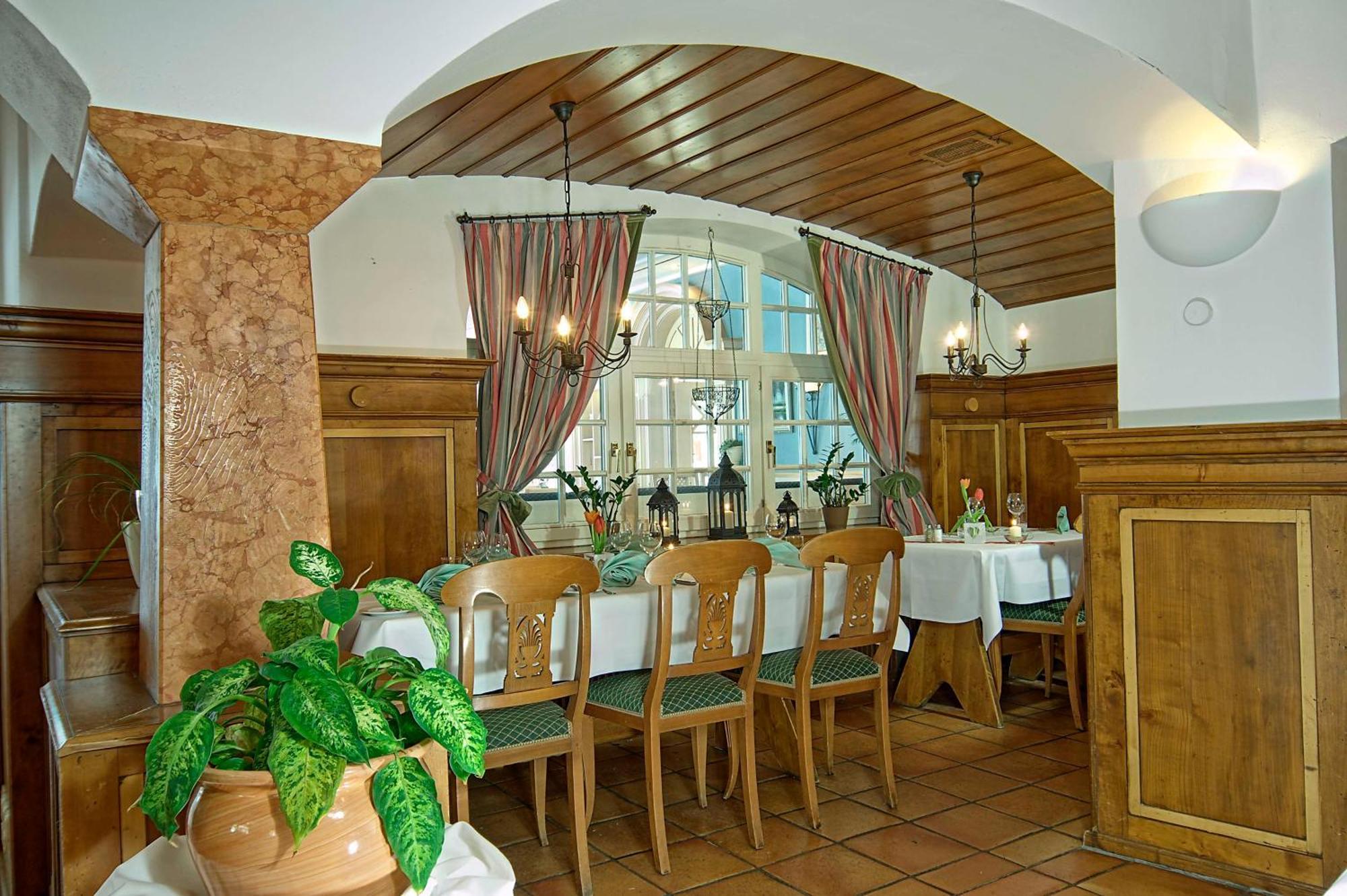 Hotel Bayerischer Hof Miesbach, BW Premier Collection Bagian luar foto