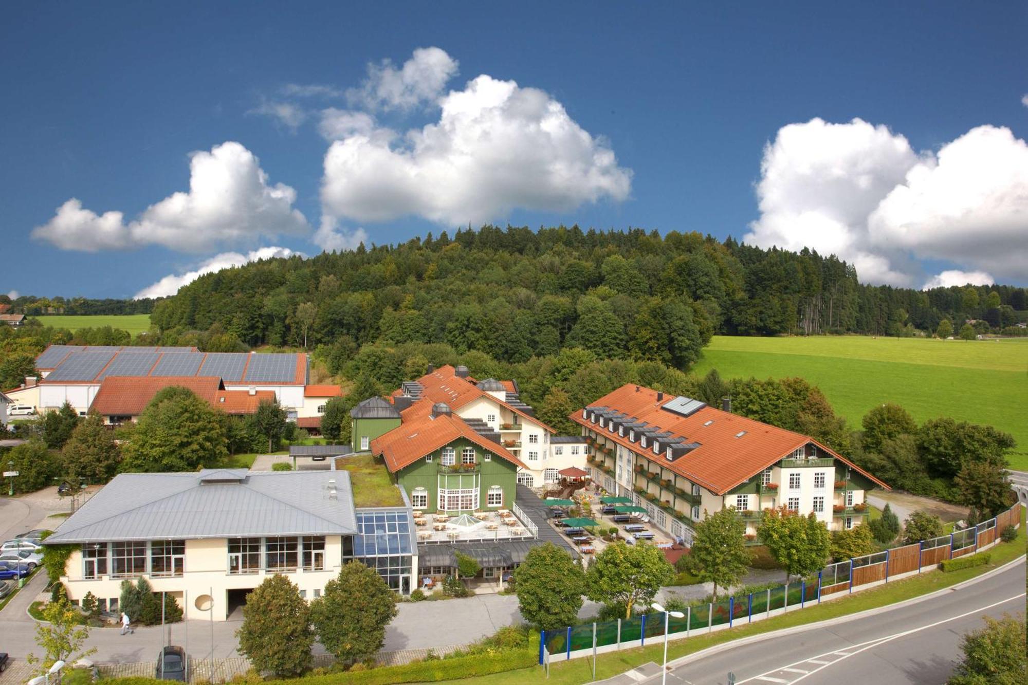 Hotel Bayerischer Hof Miesbach, BW Premier Collection Bagian luar foto